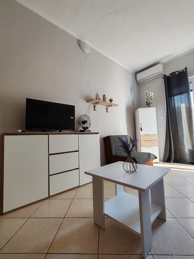 Apartmani I Sobe Brancin เนอุม ภายนอก รูปภาพ
