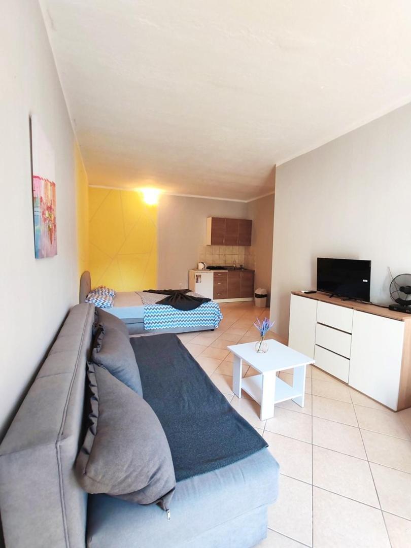 Apartmani I Sobe Brancin เนอุม ภายนอก รูปภาพ