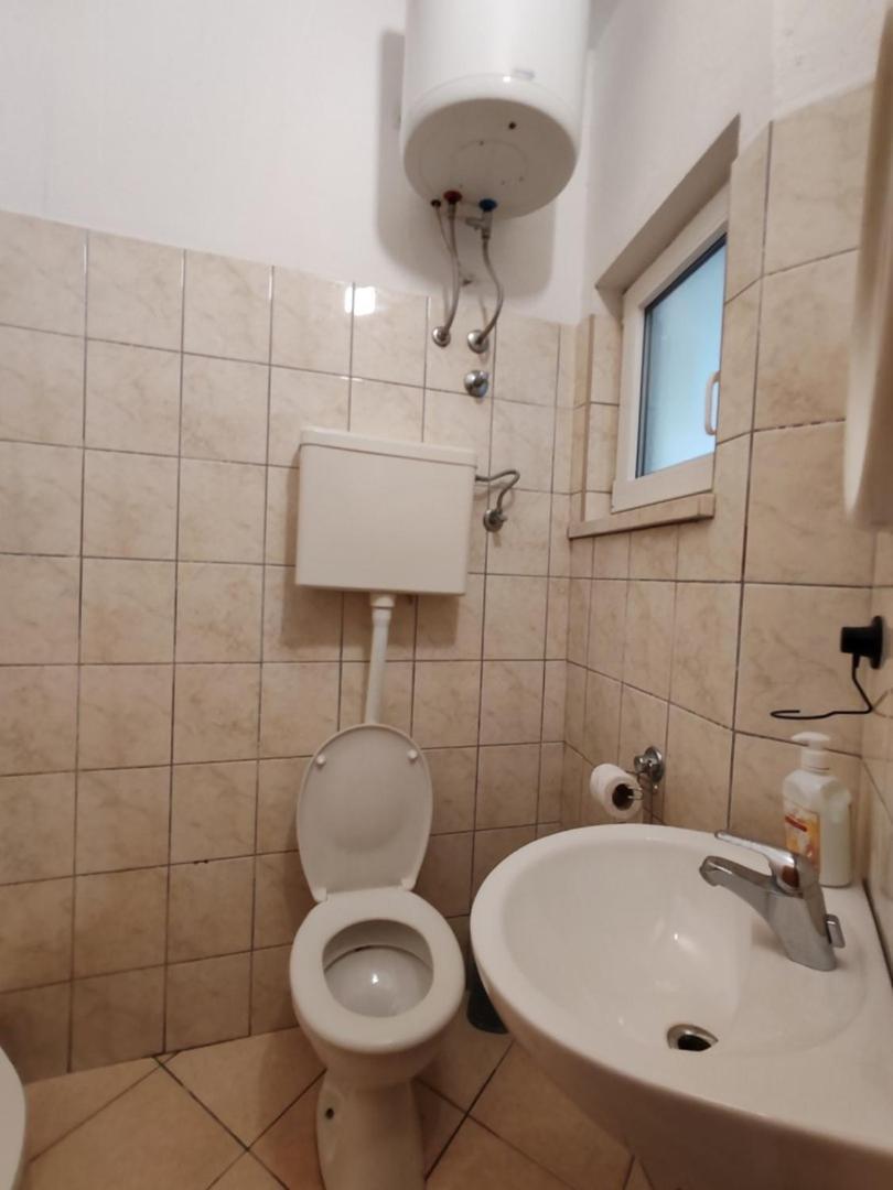 Apartmani I Sobe Brancin เนอุม ภายนอก รูปภาพ