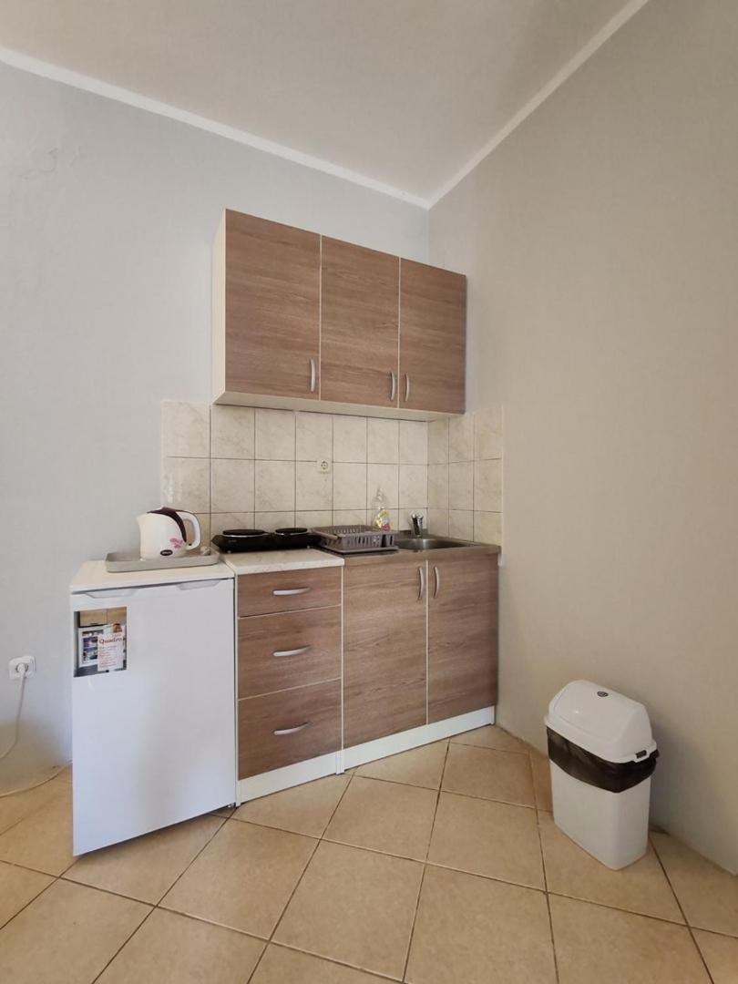 Apartmani I Sobe Brancin เนอุม ภายนอก รูปภาพ