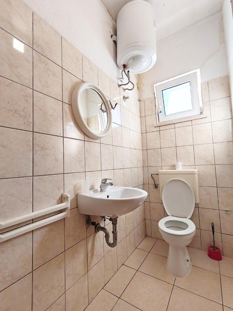 Apartmani I Sobe Brancin เนอุม ภายนอก รูปภาพ