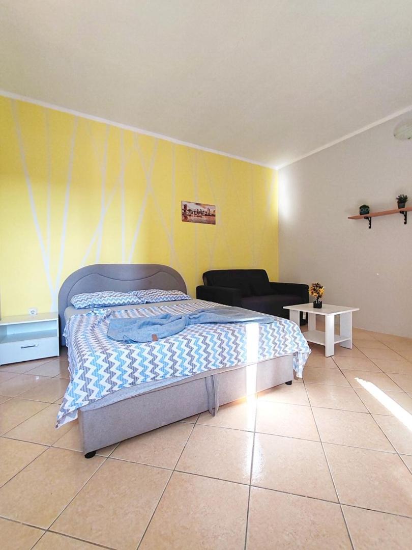 Apartmani I Sobe Brancin เนอุม ภายนอก รูปภาพ