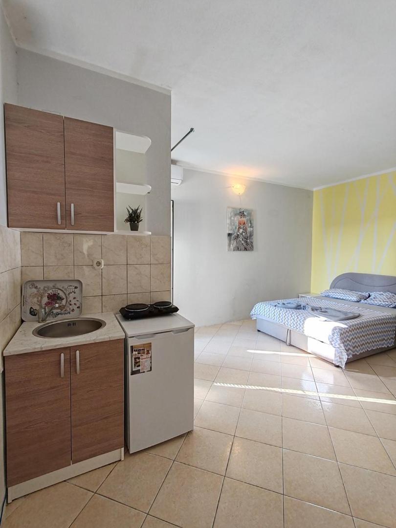 Apartmani I Sobe Brancin เนอุม ภายนอก รูปภาพ