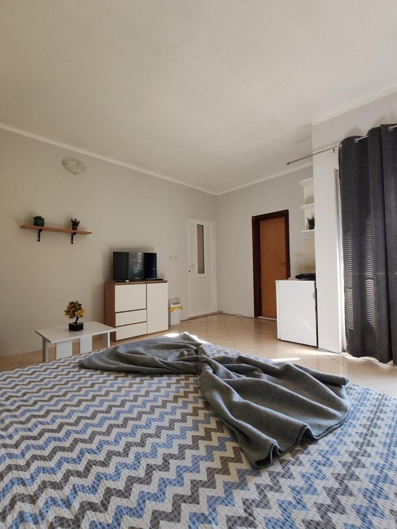 Apartmani I Sobe Brancin เนอุม ภายนอก รูปภาพ