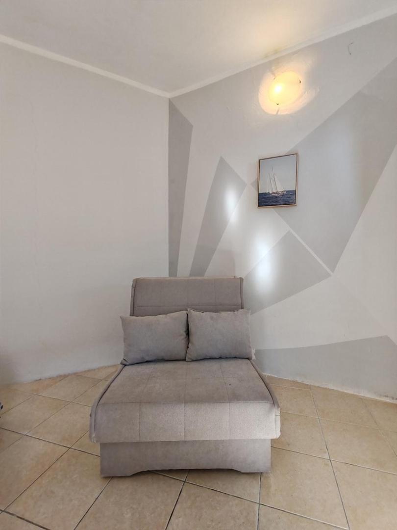 Apartmani I Sobe Brancin เนอุม ภายนอก รูปภาพ