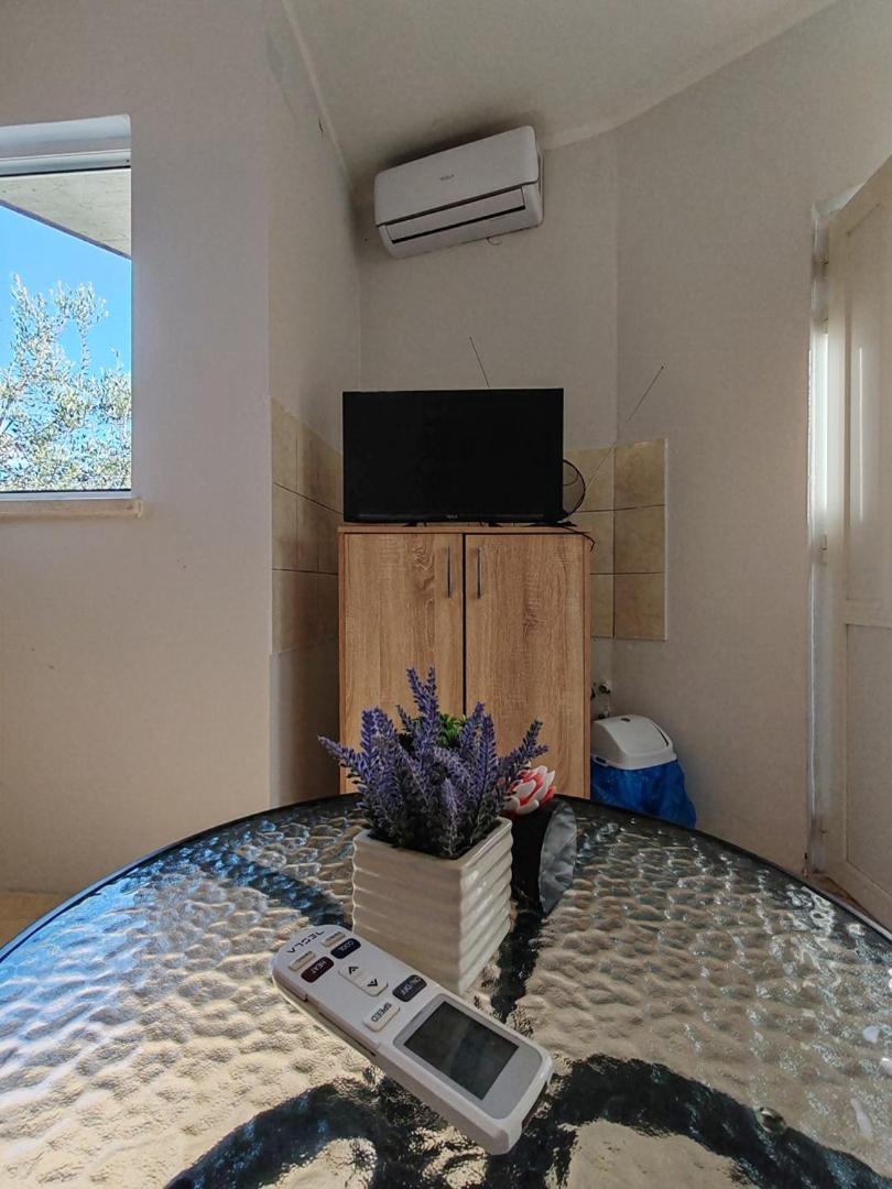 Apartmani I Sobe Brancin เนอุม ภายนอก รูปภาพ