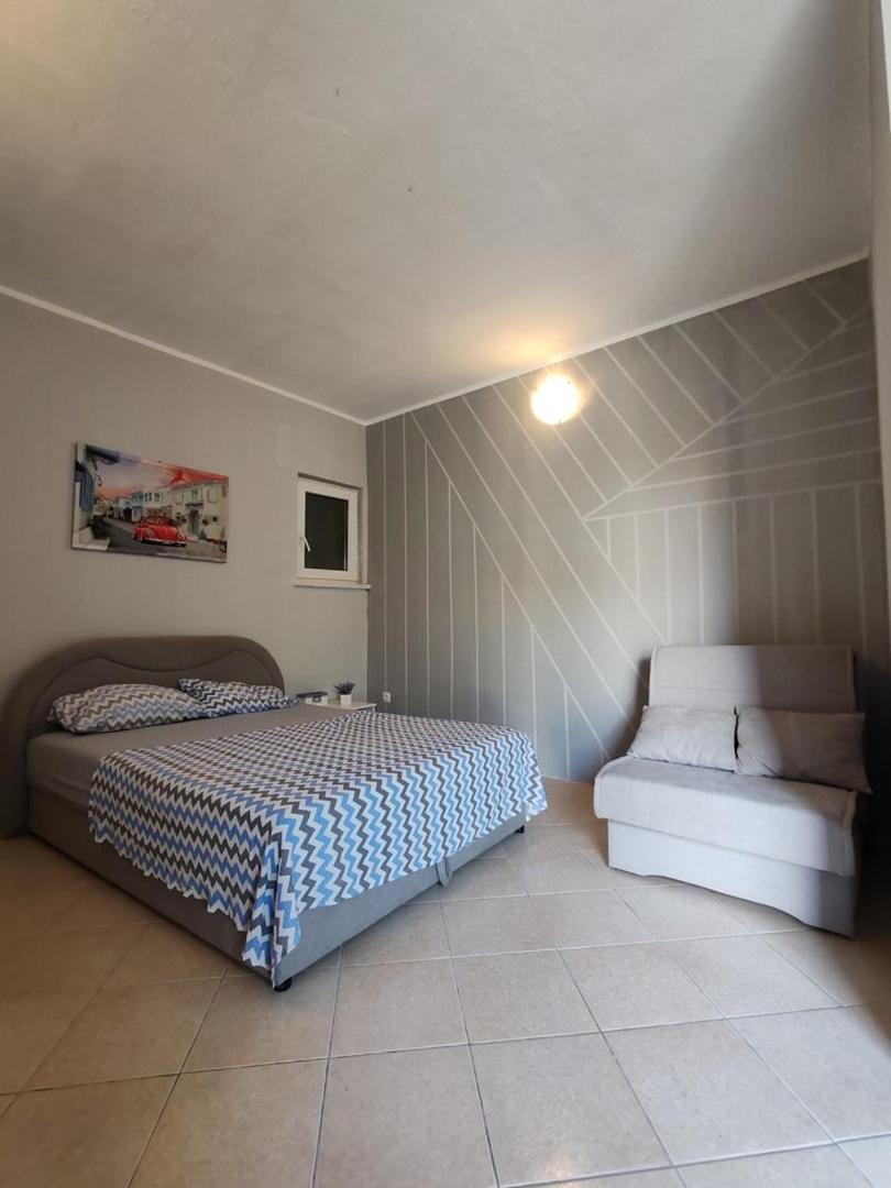Apartmani I Sobe Brancin เนอุม ภายนอก รูปภาพ