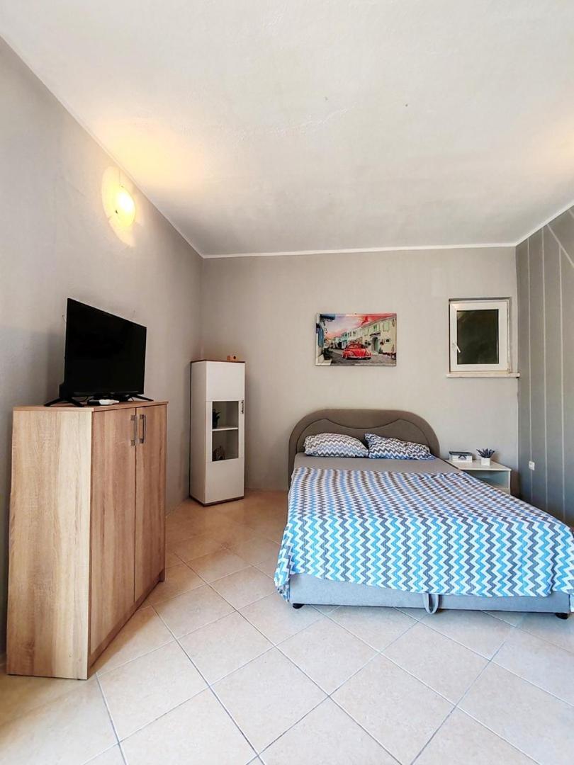 Apartmani I Sobe Brancin เนอุม ภายนอก รูปภาพ