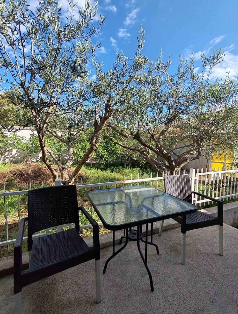 Apartmani I Sobe Brancin เนอุม ภายนอก รูปภาพ